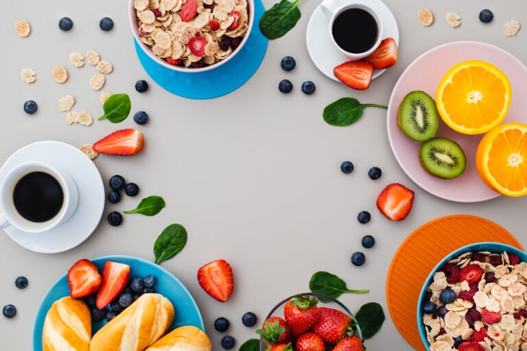 Delicieux petit dejeuner sain avec copyspace